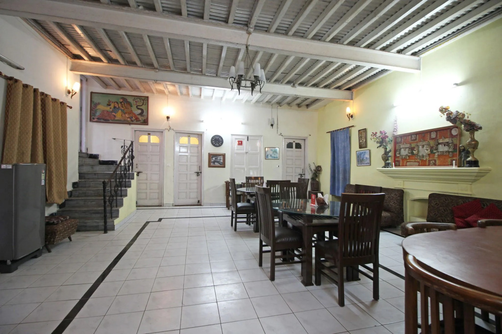 OYO 5962 Home Stay Barlow Villa