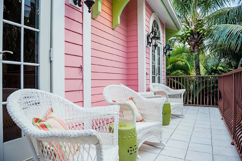 Waterfront Pink House With Private Dock Pool