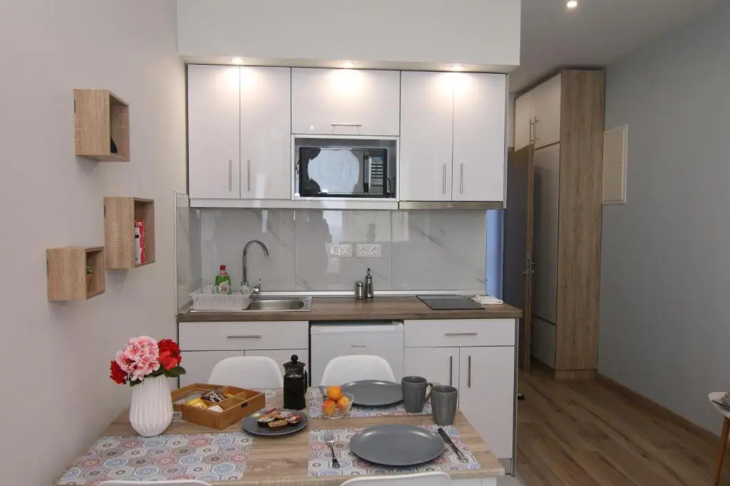 Lakones Deluxe Suites