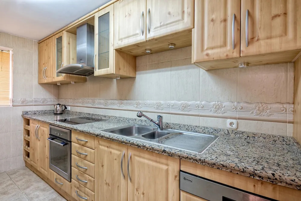 Rincón del Golf - Luxury 3BR Townhouse With Roof Solarium, Terrace, 10 min Walk to the Beach, Wifi