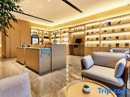 Yuhai Elegant Hotel (Ningbo Qianwan New Area Lishi Plaza )
