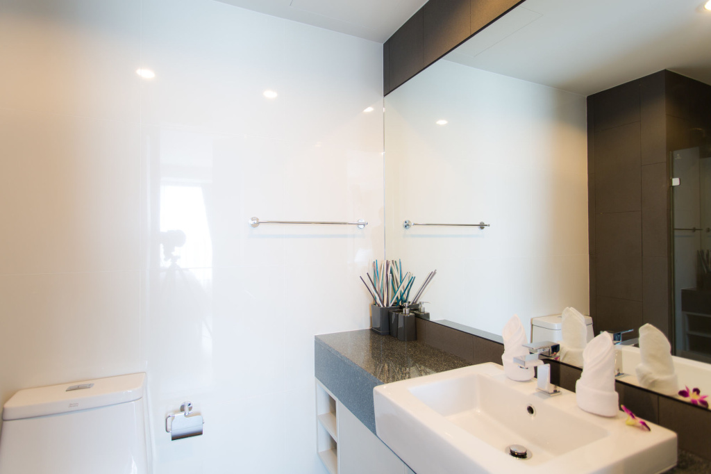 6th Avenue Surin by Lofty