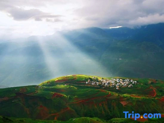 Kunming Luoxiaju Homestay (Luoxia Valley Scenic Area)