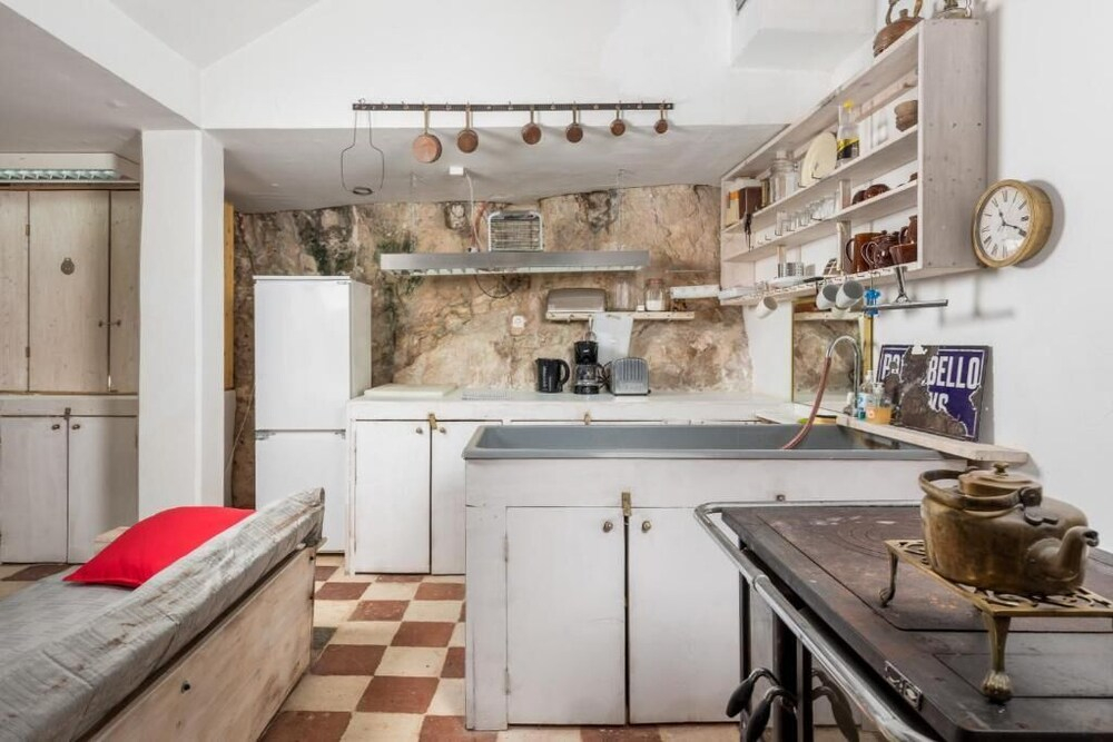 Holiday House Cave Romana