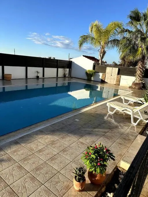 Beautiful 5 bed Villa with Pool