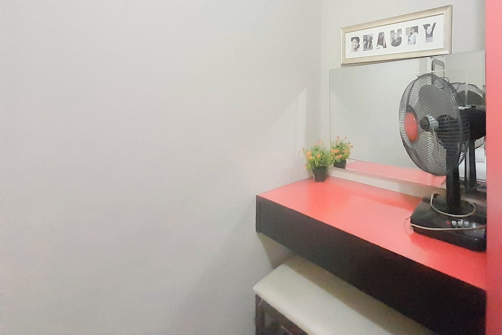 Compact 3Br At Gateway Ahmad Yani Cicadas Apartment