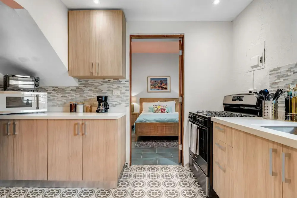 Chic Apartment Pool Parking in Central Condado