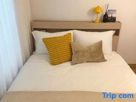 Modern 203 Stay