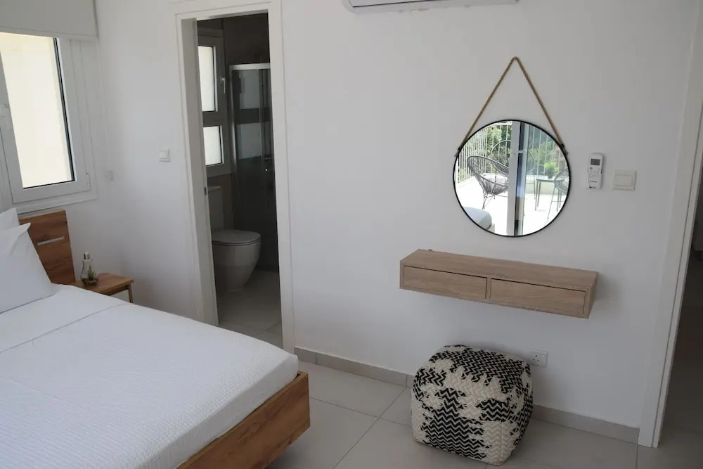 Tala Luxury apartments with pool by Raise