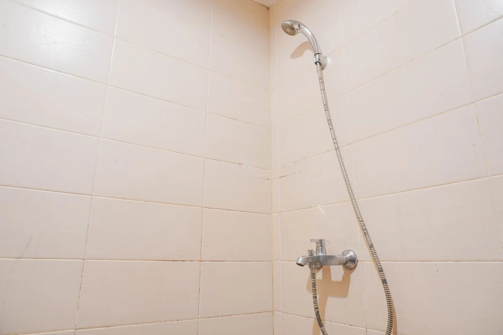 Comfort Living 2Br at Belmont Residence Puri Apartment by Travelio