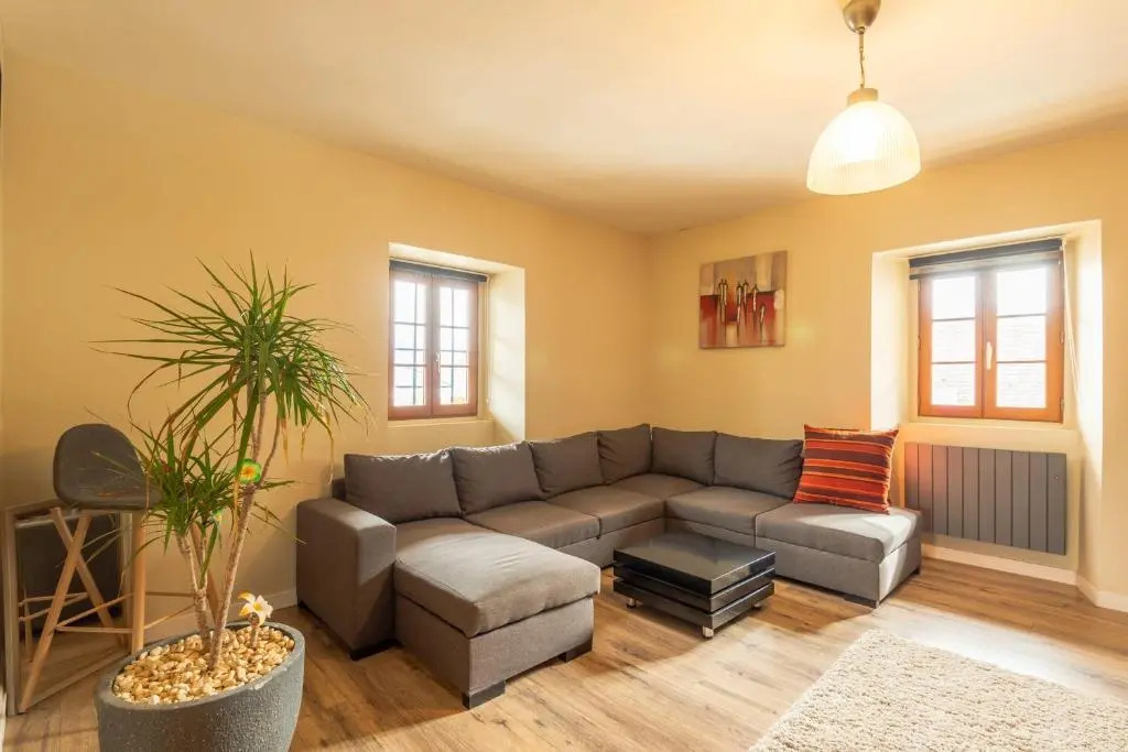 Spacious apartment with two terraces and private parking
