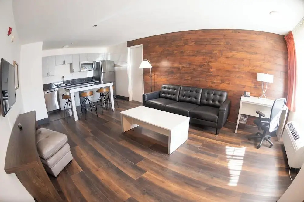 Carson Valley Motor Lodge and Suites
