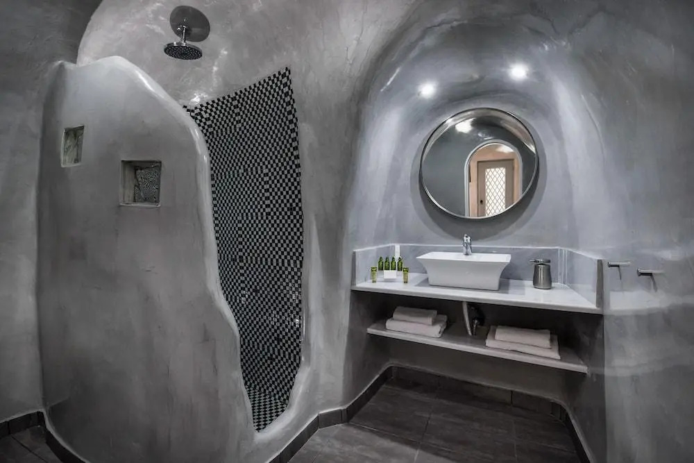 Katerinas Castle - Caldera Cave Hotel