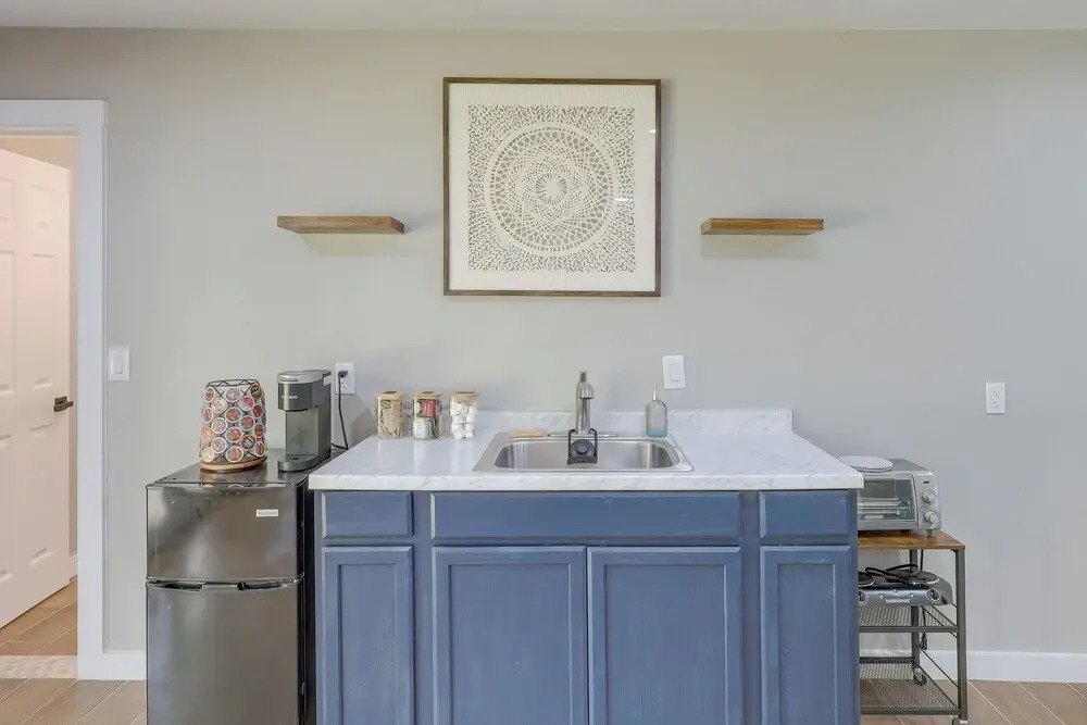 Pet-friendly Temple Guest Suite!