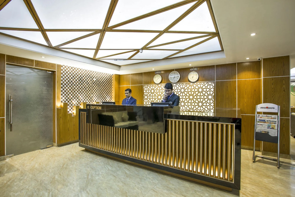 HOTEL THE CAPITAL LTD
