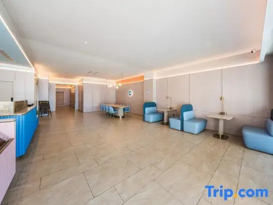 HanTing Hotel (Ordos City Uxin Banner Fuhai Shopping Center)