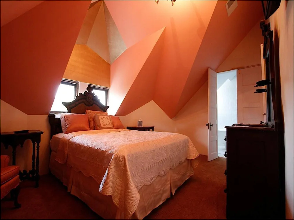 Hassinger Daniels Guest House