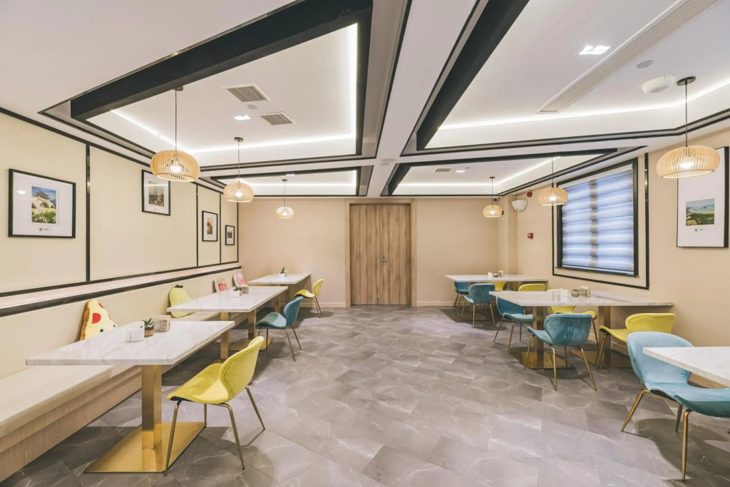 Atour Hotel Haining Leather City South Gate