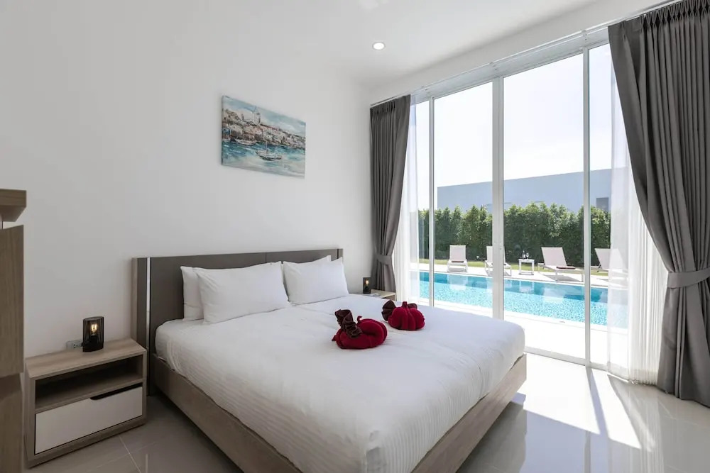 Modern 4 Bedroom Pool Villa KH-A5