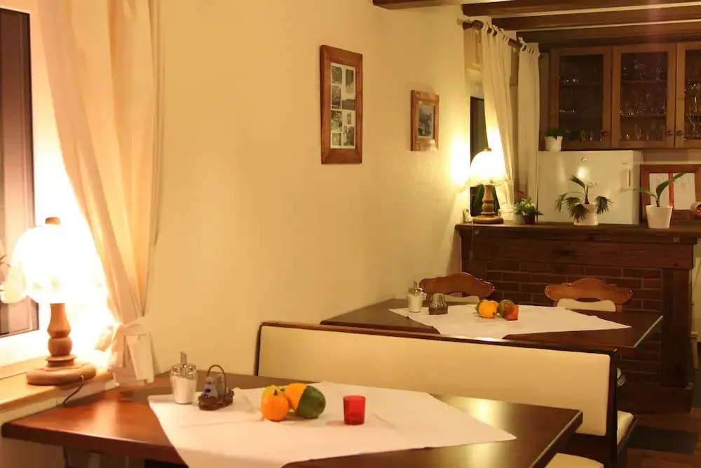 Gasthof-Pension Hunaustuben