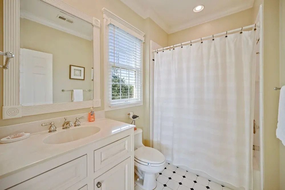 Secluded Creekfront Home 5 Bedroom Home by Peace Vacations