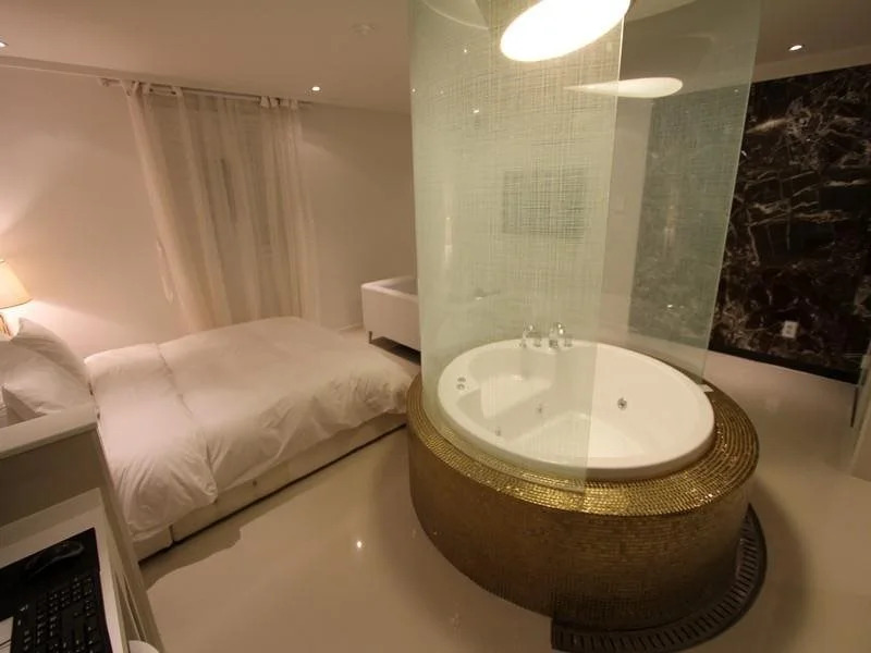 A Seven Hotel