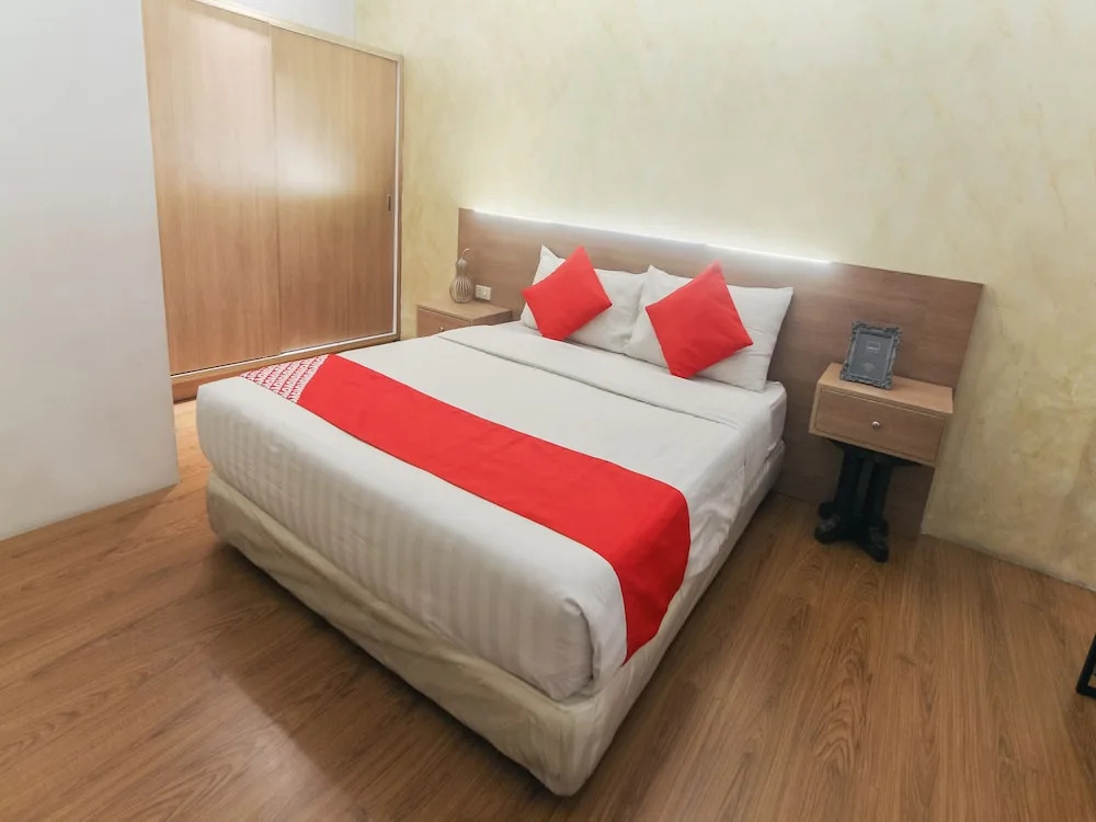 Melbourne Suites