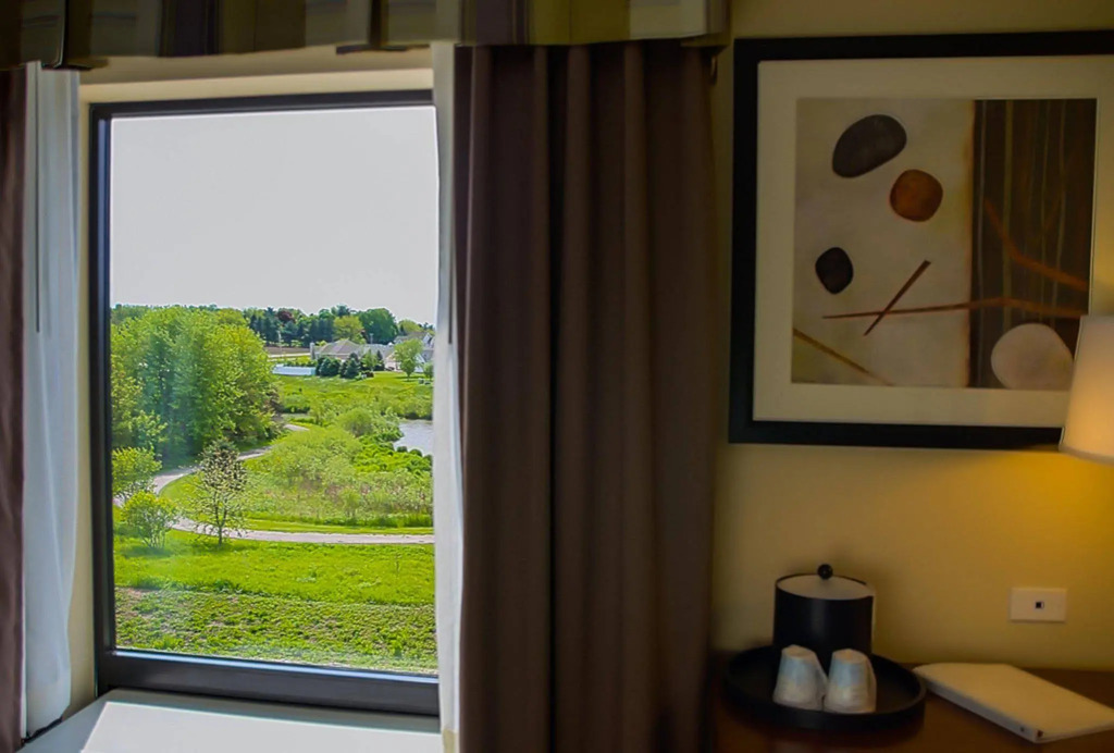 Hampton Inn Dekalb - Near the University