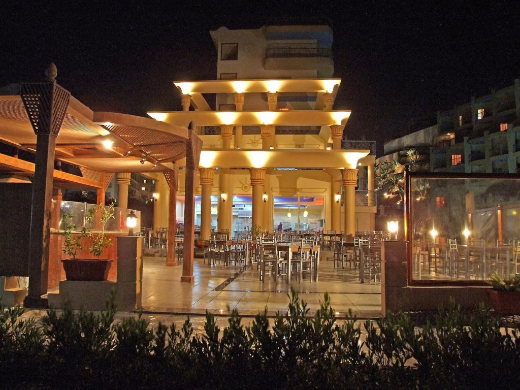Sphinx Aqua Park Beach Resort