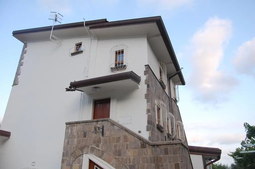 Monticelli Mansion