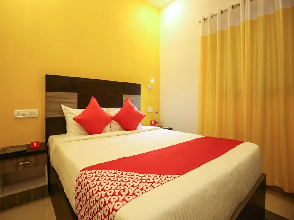 OYO 10152 Rail View Residency