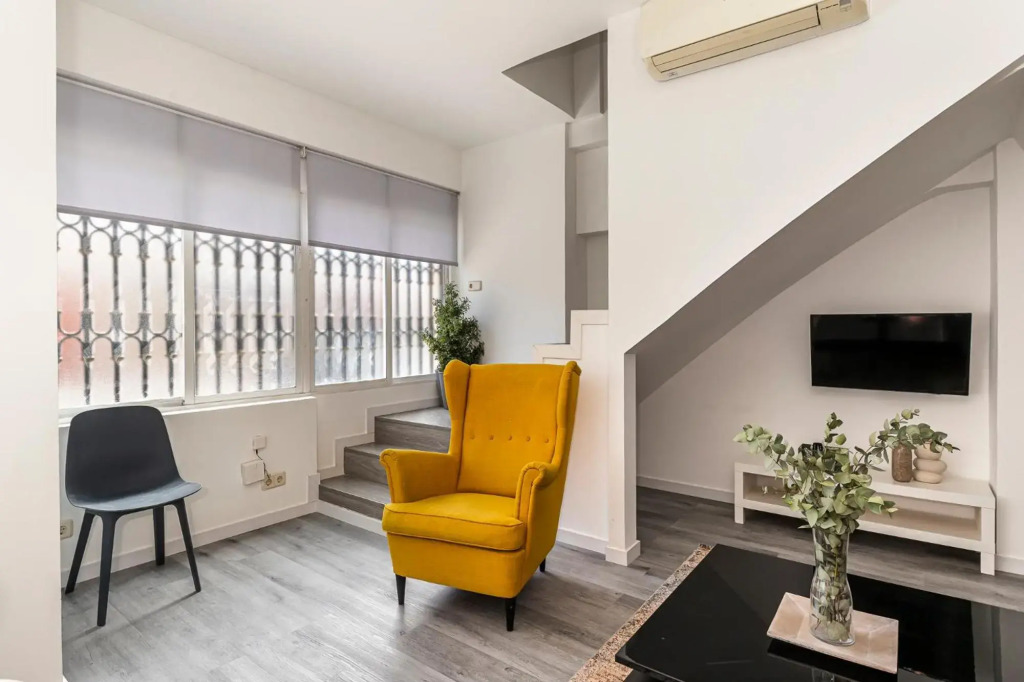 BNBHolder Calm Duplex RETIRO FREE PARKING