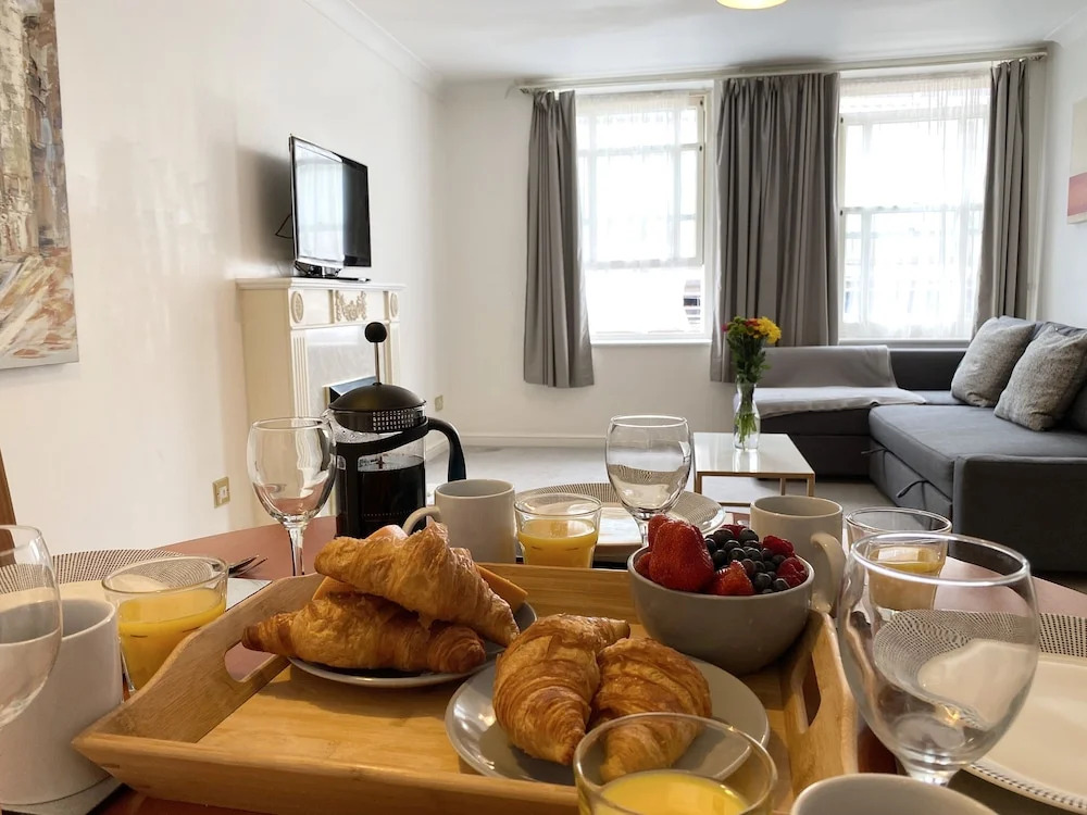 Apartment Next to Victoria Station