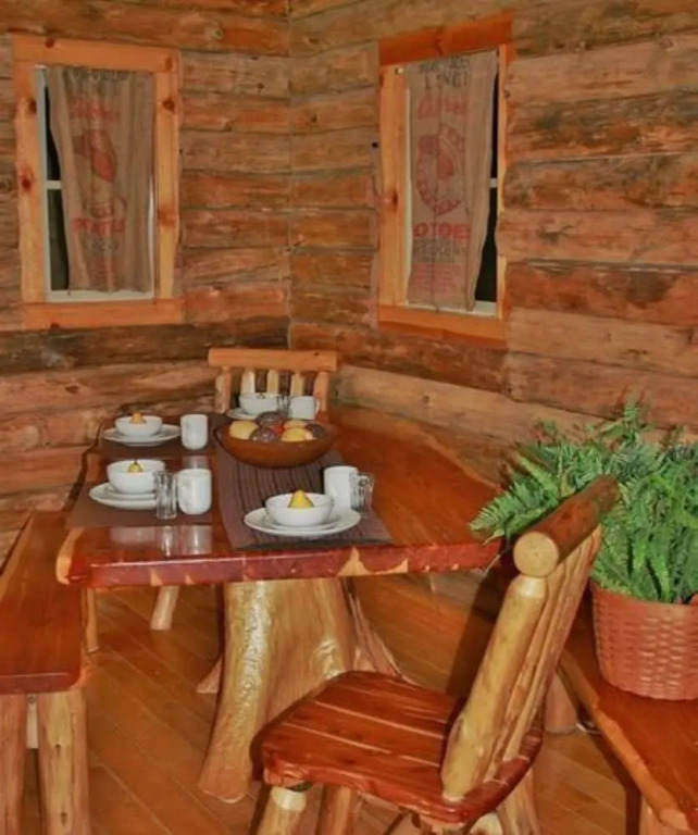 Diamond Lake Cabins