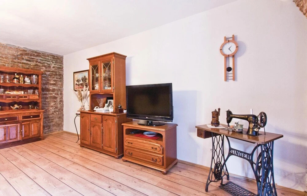 Stunning Home in Stifanici With Wifi and 3 Bedrooms