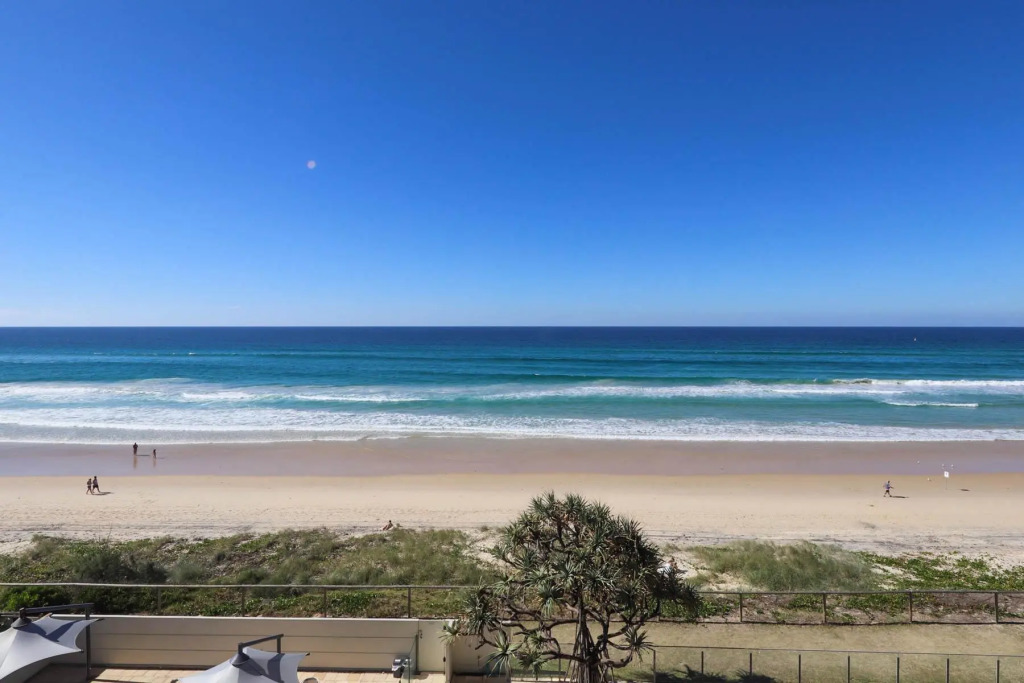 Beachside Tower Apartments