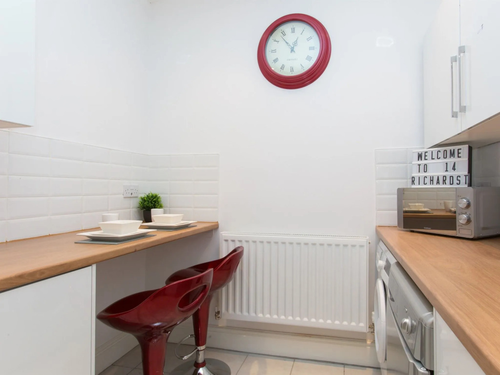 Town House @ Minshull New Road