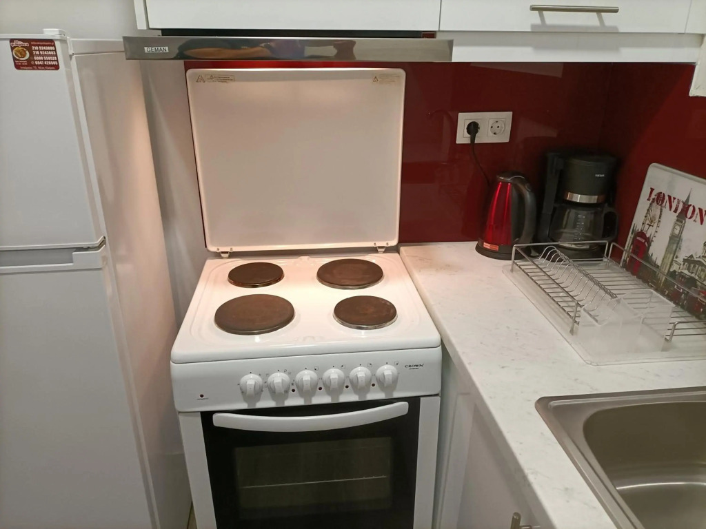 Modern Comfy Apartment near Metro