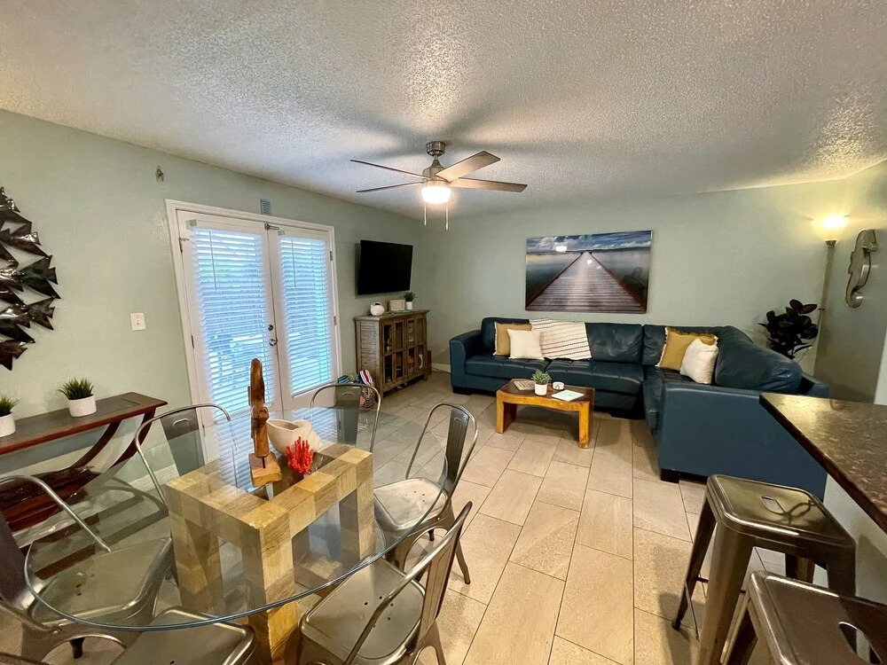 Cognito Townhouse 3 Bedroom Home by RedAwning