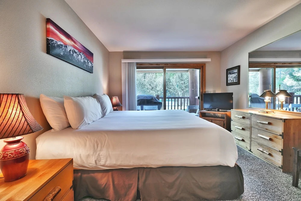 Snow Flower 010 2 Bedroom Condo by RedAwning