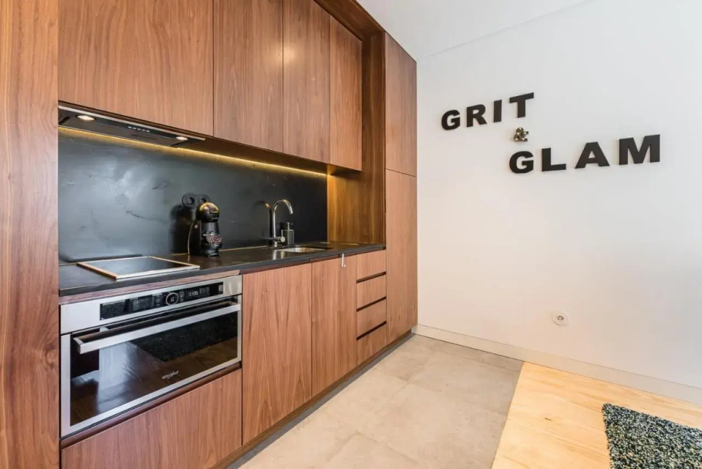 GuestReady - Grit   Glam