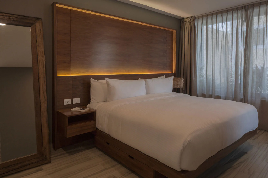 Newport House Playa Boutique Hotel - Beach Club Access