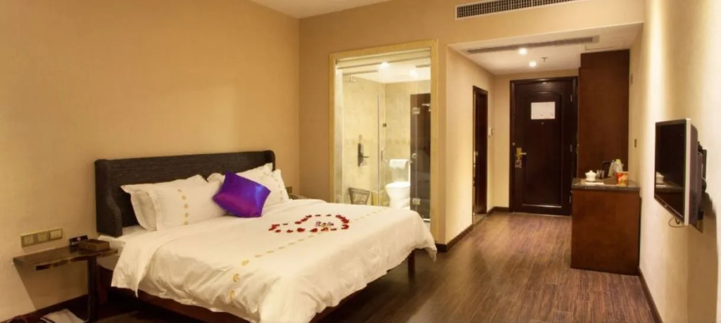Qiaodu Hotel (Jiangmen Light Rail Station)