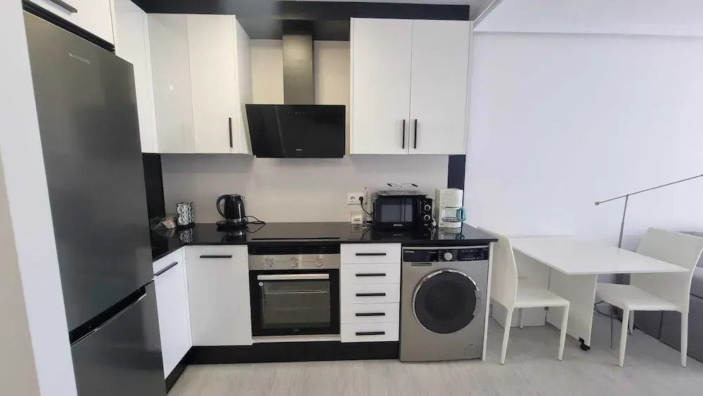 Seaside Apartment Sleeps 6 with Balcony