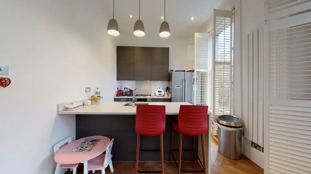 2 bed Flat in Fordwych Road