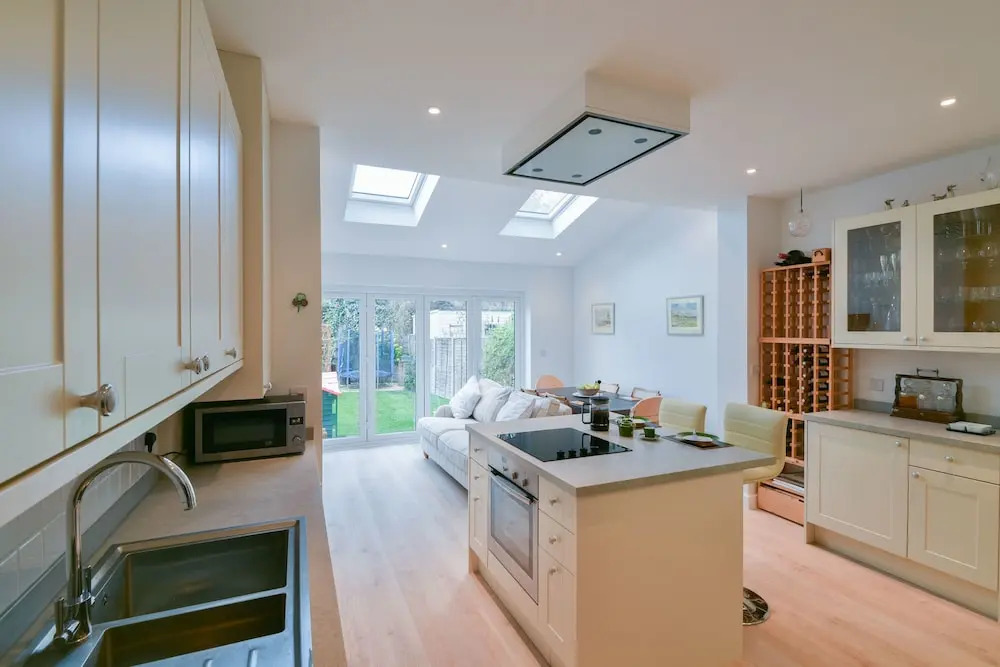 Enchanting Earlsfield Home by Wimbledon Park