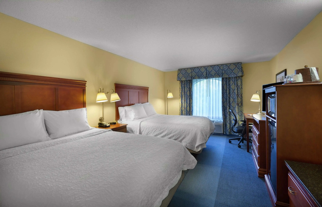 Hampton Inn Belmont at Montcross