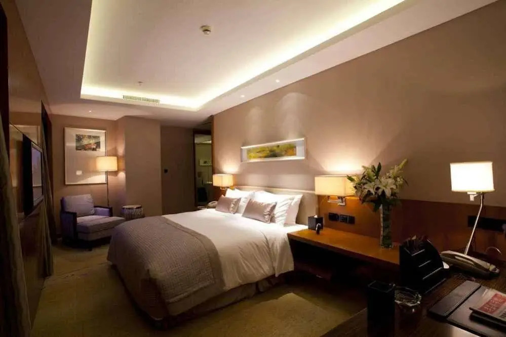 Qingdao Celebrity Hotel