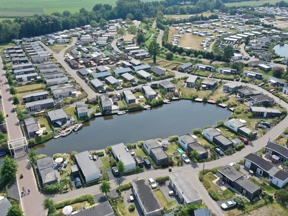 Veluwemeer Chalet With Microwave