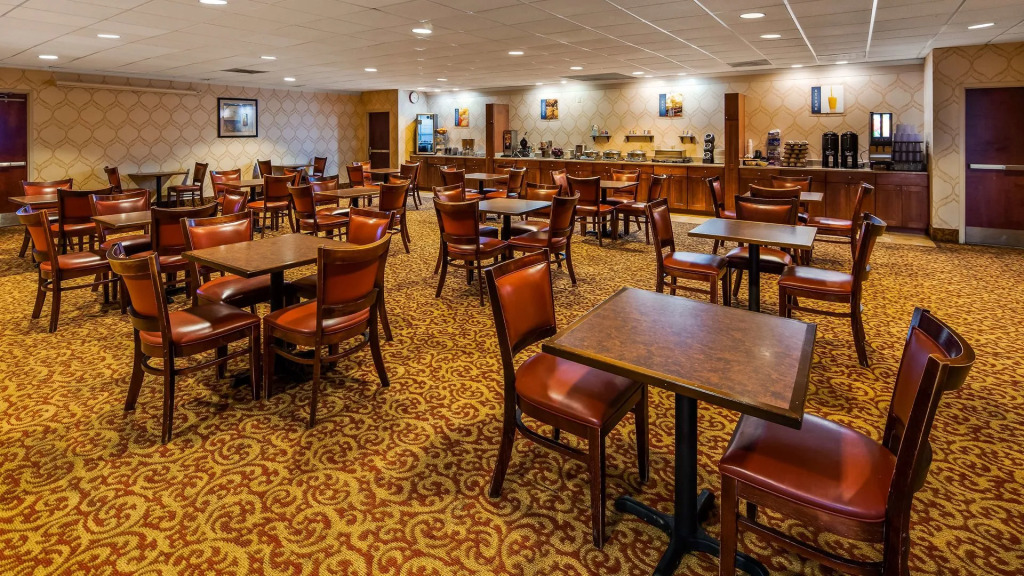 Rock Island Inn & Suites Marshalltown